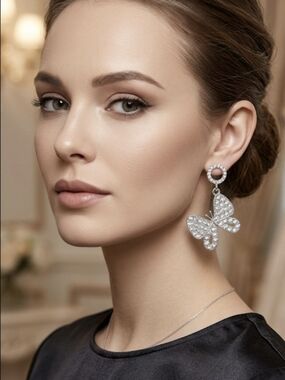 Butterfly Earrings with Sparkling Crystals – Silver-Tone – Elegant. Length: 4 cm